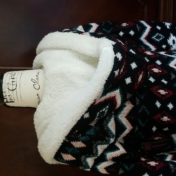 Cardigan - Picture 2 of 6